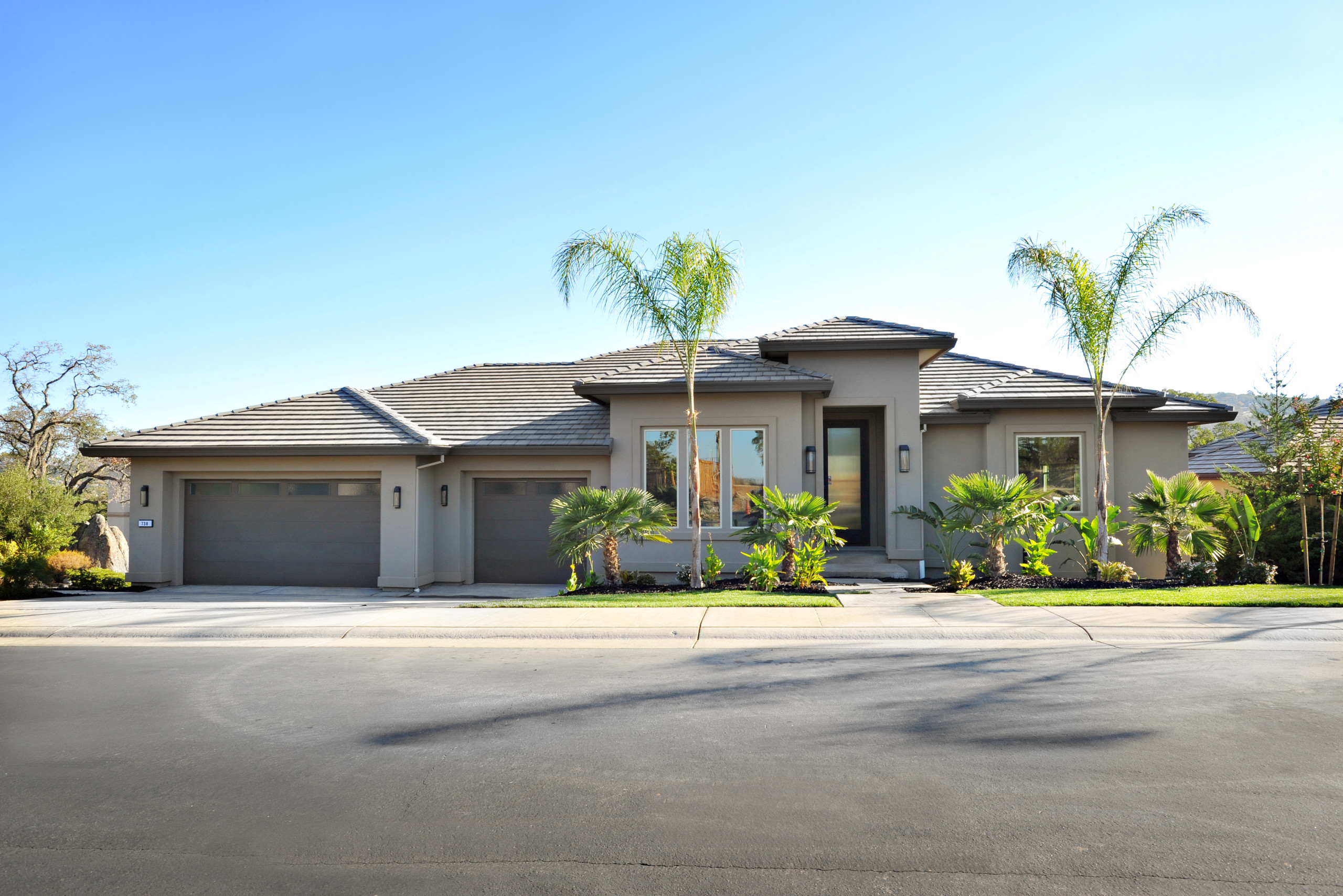 Grand View front elevation and landscaped arrival