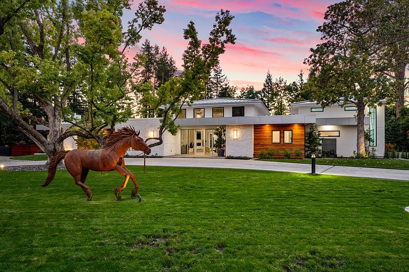 Winding Creek Residence project photograph 2 of 74